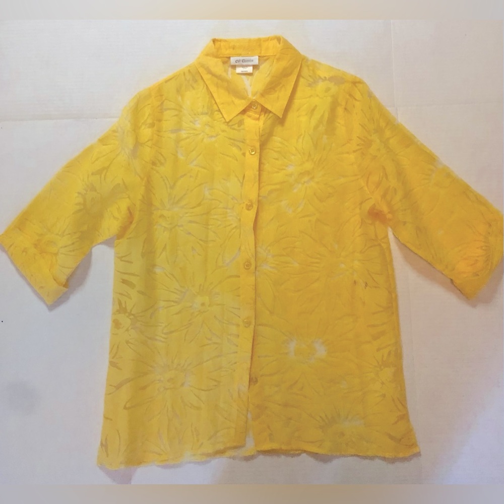 CW Classic Woman’s Top Size Medium